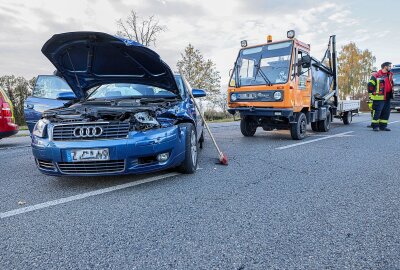 Update zu Unfall auf der B173 in Lichtenstein: Vollsperrung nach Zusammenstoß mit Multicar - Unfall auf der B173. Foto: Andreas Kretschel