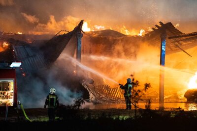 Brand auf einem Bauernhof in Radeberg. Foto: xcitepress