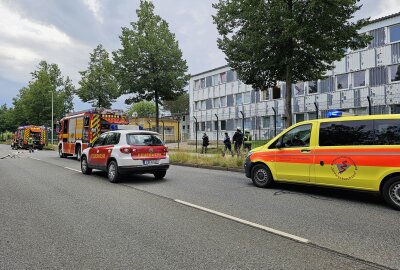 Update zum Brand in Zwickauer Asylheim: Drei Verletzte - Zwei Bewohner müssen ins Krankenhaus gebracht werden. Foto: Mike Müller