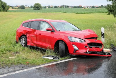 Update zum Crash auf der S179: Eine schwerverletzte Person - Unfall auf der S179 in Reichenberg. Foto: Roland Halkasch