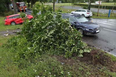 Update zum Crash auf der S179: Eine schwerverletzte Person - Unfall auf der S179 in Reichenberg. Foto: Roland Halkasch