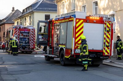 Durch den schnellen Einsatz der Freiwilligen Feuerwehr konnte eine Ausbreitung der Flammen auf weitere Räume verhindert werden. Foto: David Rötzschke 