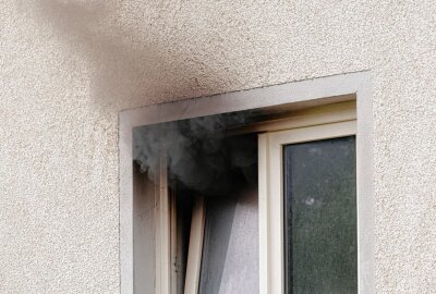 Update zum Feuerwehreinsatz auf dem Sonnenberg: Starke Rauchentwicklung aus Erdgeschoss - In einem Mehrfamilienhaus im Erdgeschoss kam es zu einer Rauchentwicklung. Foto: Jan Haertel/ ChemPic