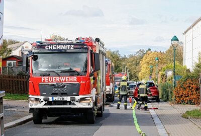 Update zum Feuerwehreinsatz auf dem Sonnenberg: Starke Rauchentwicklung aus Erdgeschoss - Ein technischer Defekt wird nach derzeitigen Kenntnisstand angenommen. Foto: Jan Haertel/ ChemPic