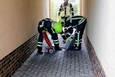 Update zum Feuerwehreinsatz auf dem Sonnenberg: Starke Rauchentwicklung aus Erdgeschoss - Bewohner hatten dichten Qualm bemerkt ubnd daraufhin die Feuerwehr informiert. Foto: Jan Haertel/ ChemPic