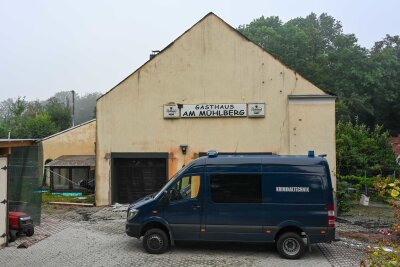 Update zum Großbrand in Kriebstein: Ehemaliger Gasthof brennt vollkommen aus - Der Gasthof brannte vollständig aus. Foto: EHL Media/Dietmar Thomas