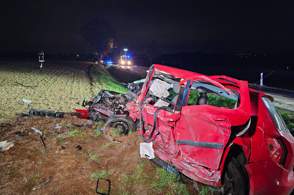 Bei einem Unfall im Landkreis Zwickau wurden eine Frau getötet und ein Mann schwer verletzt. Foto: Mike Müller