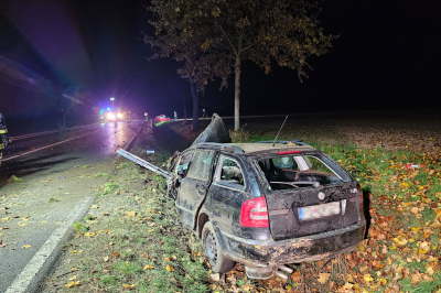 Bei einem Unfall im Landkreis Zwickau wurden eine Frau getötet und ein Mann schwer verletzt. Foto: Mike Müller