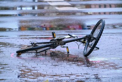 Update zum tödlichen Unfall in Markranstädt: Fahrradfahrer wird von PKW erfasst - Tödlicher Unfall in Makranstädt. Foto: EHL Media