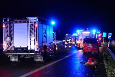 Update zum Unfall auf A14: Kind und Erwachsene verletzt - Auf der A14 in Fahrtrichtung Dresden kam es am Sonntagabend gegen 19.30 Uhr zu einem Verkehrsunfall.