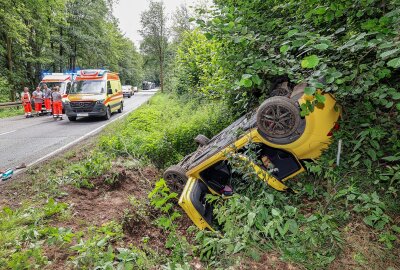 Update zum Unfall auf B175: PKW mit Kindern überschlägt sich - PKW mit Kindern an Bord überschlägt sich. Foto: Andreas Kretschel