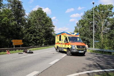 Update zum Unfall auf der B169: Motorrad prallt auf abbiegenden Audi - Am Samstagnachmittag kam es auf der B169 bei Frankenberg zu einem Verkehrsunfall, bei dem eine Person schwer verletzt wurde. Foto: Erik Hoffmann