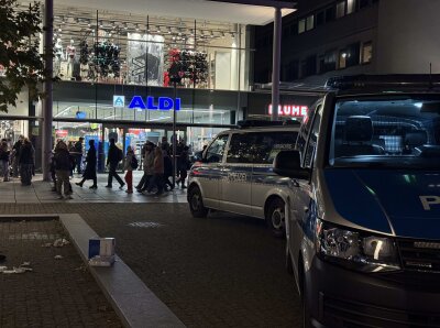 Update zur Gewalttat in Dresdener Innenstadt: Messerstecherei auf der Prager Straße? - Gewalttat in der Dresdner Innenstadt. Foto: xcitepress