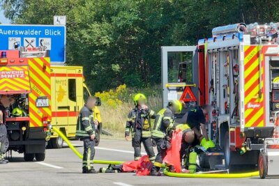 Update zur Vollsperrung auf der A4: LKW Brand zwischen Chemnitz und Lichtenau - Um 13:15 Uhr wurde der Polizeidirektion Chemnitz ein Brand auf der A4 gemeldet. 