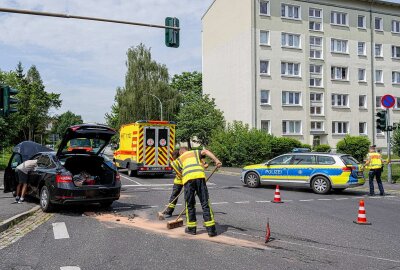 Update: Zwei Personen verletzt nach Überfahren einer roten Ampel - Am Sonntagmittag kam es in Zittau zu einem Unfall zweier PKW, bei denen sich mindestens zwei Personen verletzt haben. Foto: xcitepress