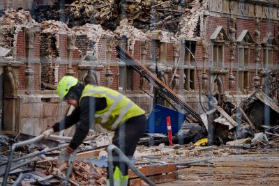 Ursache von Börsenbrand in Kopenhagen bleibt ungeklärt - Seit dem Brand liefen und laufen umfassende Aufräum- und Wiederaufbauarbeiten in der dänischen Hauptstadt. (Archivbild)