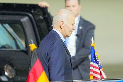 US-Präsident Biden zu Kurzbesuch in Berlin eingetroffen - US-Präsident Joe Biden zu Besuch in Berlin eingetroffen. 