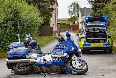 Verkehrsunfall im Vogtland: PKW nimmt Biker die Vorfahrt - Ein PKW-Fahrer nahm dem Biker die Vorfahrt. Foto: Igor Pastierovic