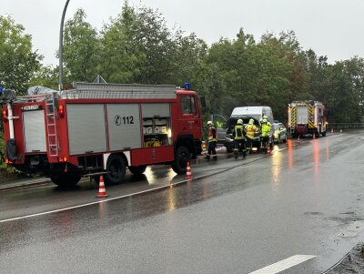 Verkehrsunfall in Aue: Transporter nicht mehr fahrbereit - Verkehrsunfall in Aue. Foto: Niko Mutschmann