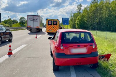 Verletzte bei Unfall auf A72 nahe Hartenstein - Die genaue Ursache des Unfalls ist derzeit noch unklar und wird von der Polizei ermittelt. Foto: Daniel Unger