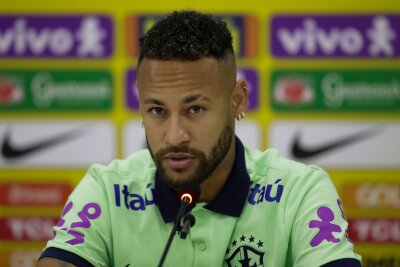 Verletzter Neymar muss mehrere Wochen pausieren - Neymar fällt nach einer Verletzung erneut wieder aus