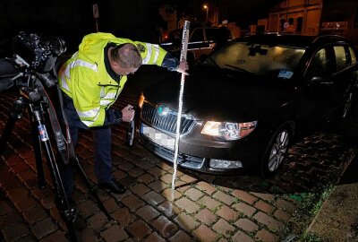 Verletztes Kind in Chemnitz: PKW erfasst Fahrrad - Verletztes Kind nach Crash in Chemnitz. Foto: Jan Härtel