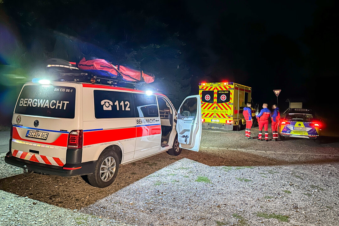 Vermisstensuche nach Jugendlicher in der Nacht: Polizei, Rettungsdienst und Bergwacht im Einsatz - In der Nacht auf Donnerstag kam es zu einer Vermisstensuche durch die Polizei, Rettungsdienst und Bergwacht.