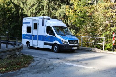 Vermisster in erzgebirgischem Stollen: Weitere Suchaktion ohne Erfolg - Die Polizei ist vor Ort mit der Suche beschäftigt. Foto: Foto: Niko Mutschmann