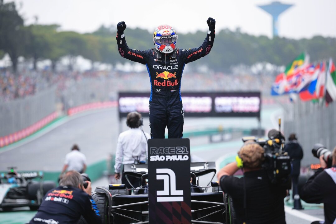 Verneigungen vor Verstappen: "Gebt ihm jetzt den Pokal" - Eine Leistung aus einer eigenen Welt von Max Verstappen.