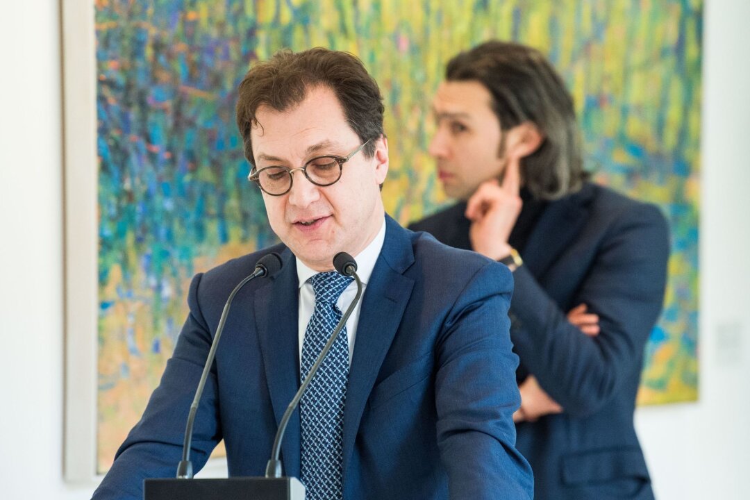Vertragsverlängerung für Münchner Opernchefs - Intendant Serge Dorny (vorne) und Generalmusikdirektor Vladimir Jurowski im März 2018.
