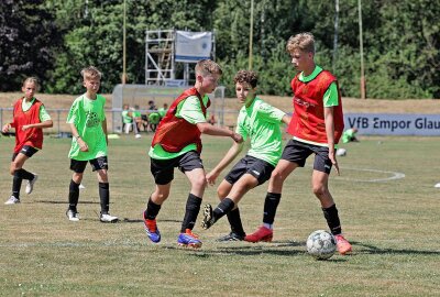 VfB Empor Glauchau denkt über Erweiterung nach - 97 Nachwuchskicker beteiligten sich am Feriencamp im Sportpark. Foto: Andreas Kretschel