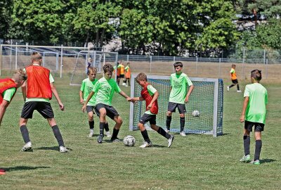 VfB Empor Glauchau denkt über Erweiterung nach - 97 Nachwuchskicker beteiligten sich am Feriencamp im Sportpark. Foto: Andreas Kretschel