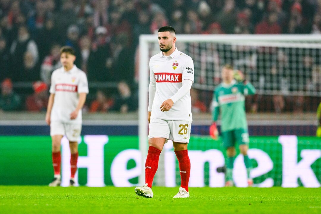 VfB-Stürmer Undav zieht sich Oberschenkelzerrung zu - Stuttgarts Deniz Undav wurde im Champions-League-Spiel gegen Bergamo angeschlagen ausgewechselt.