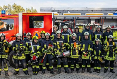 Viel Geld verdienen ohne Studium: Die Top 10 der bestbezahlten Ausbildungsberufe - Feuerwehren im Landkreis Görlitz begrüßen 17 frisch ausgebildete Kameraden. Foto: xcitepress/BR