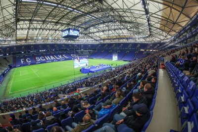 Viel Kritik auf hitziger Schalker Mitgliederversammlung - Die Mitglieder übten teils heftige Kritik an der Clubführung.