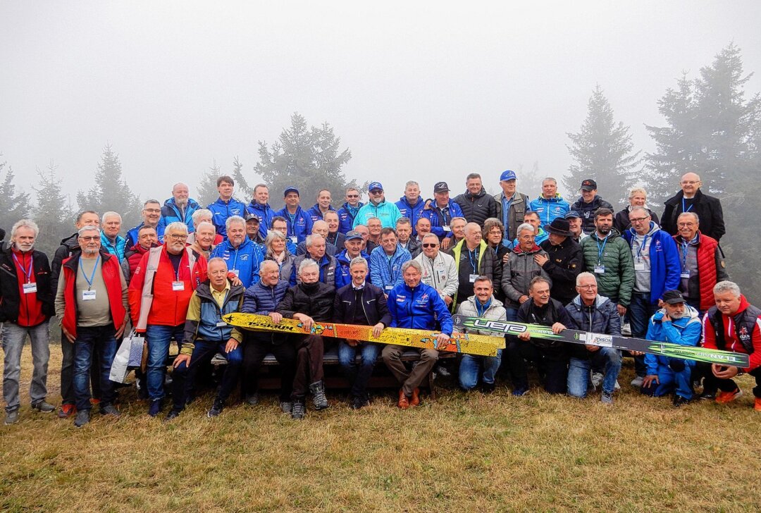 Viele Wintersport-Stars beim Legendentreffen am Fichtelberg - Auf dem Fichtelberg hat ein Sportlegenden-Treffen stattgefunden. Foto: Maik Bohn