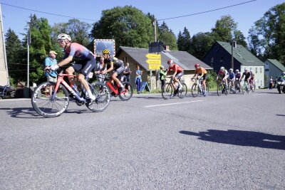 Vincent John gewinnt die 44. Erzgebirgsrundfahrt: Sieger ist überglücklich - Weitere Impressionen von der 44. Erzgebirgsrundfahrt. Foto: Thomas Niemand