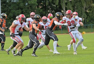 Vogtland Rebels nutzen spielfreie Zeit zur Vorbereitung - Die Vogtland Rebels haben gegen Suhl gekämpft, aber dennoch den Kürzeren gezogen - am Ball Fabian Riemer. Foto: Ralf Wendland