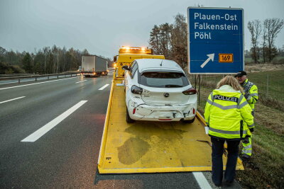 Vollsperrung auf A72: Unfall mit PKW und LKW - Vollsperrung auf A72 wegen Unfall mit PKW und LKW.