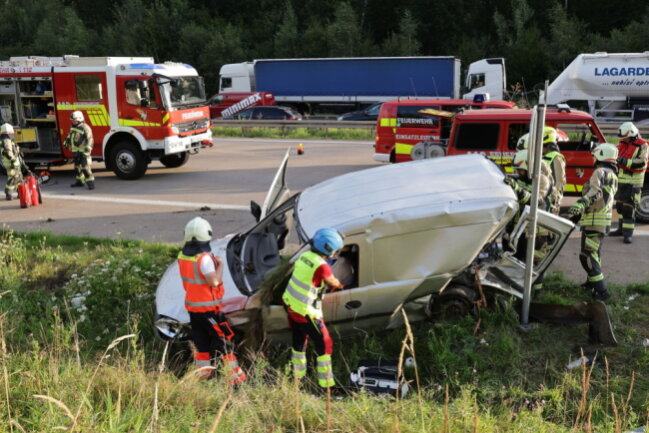 Vollsperrung Auf Der A4: Zwei Verkehrsunfälle Mit Verletzten Im ...