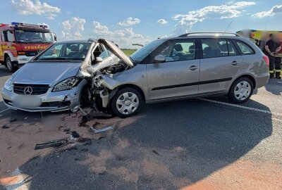 Vollsperrung: Fünf Verletzte nach Unfall auf S177 - Am Donnerstag kam es gegen 16.05 Uhr auf der S 177 zu einem Verkehrsunfall. Foto: Roland Halkasch