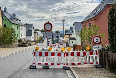 Vollsperrung im Erzgebirge: Diese Straße ist bis Mitte Oktober dicht - In Bernsbach ist die Straße der Einheit bis Mitte Oktober gesperrt. Foto: Daniel Unger