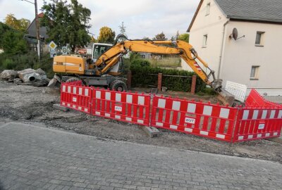 Vollsperrung in Zettlitz: Wie geht es mit den Bauarbeiten weiter? - In Zettlitz dauern die Bauarbeiten länger als angegeben. Foto: Werner Schaaf