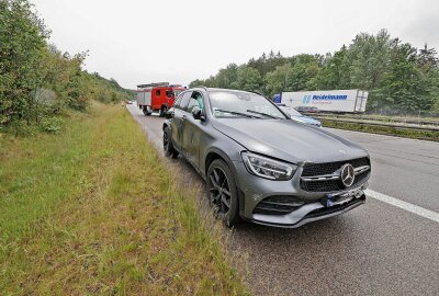 Vollsperrung nach Unfall auf A4: PKW kollidiert mit Transporter - Die A4 musste aufgrund eines Unfalls vollgesperrt werden. Foto: Andreas Kretschel