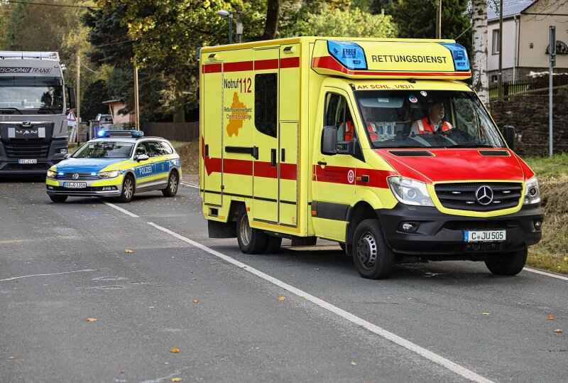 Vollsperrung Nach Unfall Mit Zwei Schwerverletzten Im Erzgebirge