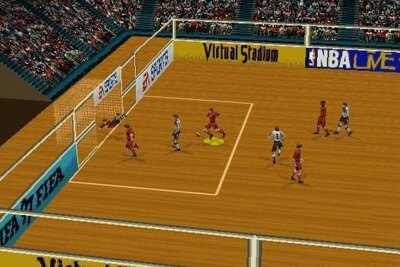 Von Anfang bis Ende, vom Pixel-Kick zur Milliarden-Marke, von "FIFA" bis "EA Sports FC" - "FIFA 97" brachte bahnbrechende Neuerungen: Die Spieleranimationen wurden dank Motion-Capturing deutlich realistischer. Ebenfalls für mehr Realismus sorgte die Einführung von Kommentatoren, die scheinbar in Echtzeit auf das Geschehen reagierten. Für die deutsche Version wurden Wolf-Dieter Poschmann und Karl-Heinz Feldkamp engagiert. Ebenfalls eingeführt wurde der später schwer gefeierte Hallen-Modus mit abprallenden Wänden.