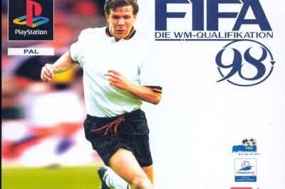 Von Anfang bis Ende, vom Pixel-Kick zur Milliarden-Marke, von "FIFA" bis "EA Sports FC" - Auf dem Cover von "FIFA 98: Die WM-Qualifikation" stürmte der deutsche Nationalspieler Andreas Möller. Zudem erschien erstmals ein Spin-Off zur Weltmeisterschaft als zusätzlicher, eigenständiger Ableger der Spielreihe: "FIFA WM Frankreich 98".