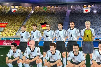 Von Anfang bis Ende, vom Pixel-Kick zur Milliarden-Marke, von "FIFA" bis "EA Sports FC" - Star-Bonus: Für "FIFA Fussball Weltmeisterschaft 2002" wurden einige Promi-Spieler aufgehübscht. Auch bei der Gestaltung der Austragungsorte der WM bemühten sich die Programmierer um Liebe zum Detail.