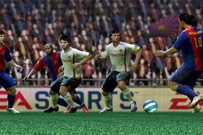 Von Anfang bis Ende, vom Pixel-Kick zur Milliarden-Marke, von "FIFA" bis "EA Sports FC" - Nicht nur die Top-Grafik sollte bei FIFA 07 für echte "Fußballemotionen" sorgen, sondern auch die Reaktionen der Fans, deren Stimmung an die Leistung auf dem Feld angepasst wurde - beispielsweise durch frostige Stille oder durch Singen und Jubel.