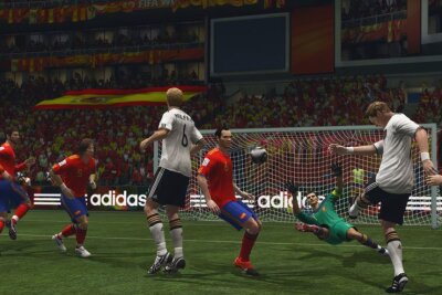 Von Anfang bis Ende, vom Pixel-Kick zur Milliarden-Marke, von "FIFA" bis "EA Sports FC" - "FIFA Fußball-Weltmeisterschaft 2010 Südafrika" bot 199 Nationalmannschaften und 38 Stadien - darunter die zehn offiziellen Austragungsorte.